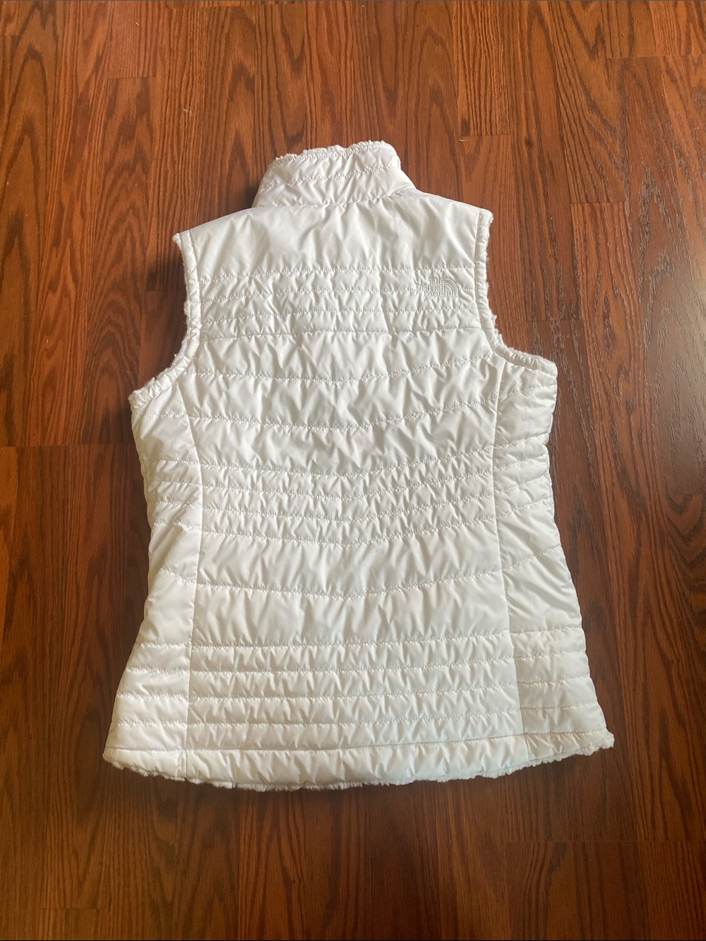 The North Face White Quilted reversible Vest - Picture 4 of 6